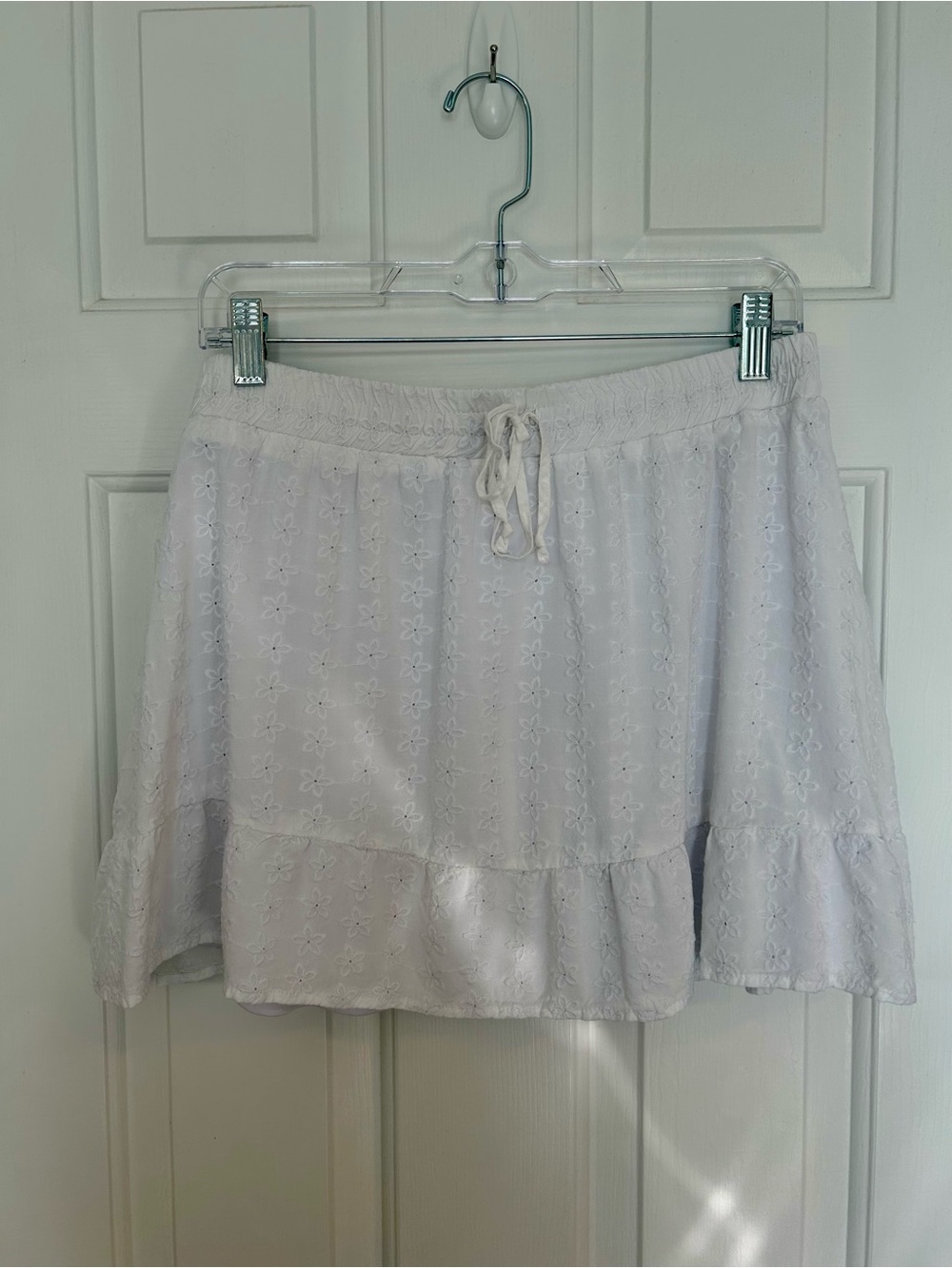 Rue21 White Eyelet Ruffle Drawstring Mini Skirt